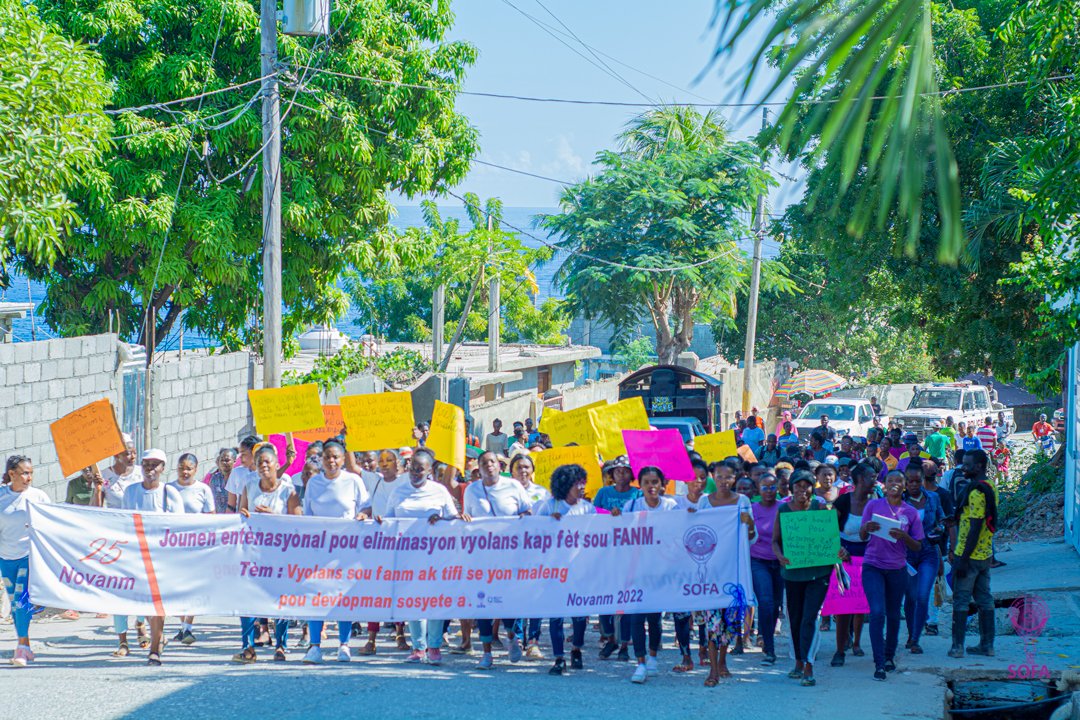 SOFA_Ayiti's tweet photo. Nan lansman 16 jou aktivis sou Vyolans k ap fèt sou Fanm ak Tifi, SOFA te òganize yon mach nan vil Jeremi jou ki te 25 novanm 2022. Mach sila se te pou denonse zak vyolans Fanm ak Tifi ap sibi nan sosyete a!
#16jou
#Fokvyolanssoufanmaktifisispann
#Naprekonstwitetnouansanm https://t.co/IXNjYGdAJk