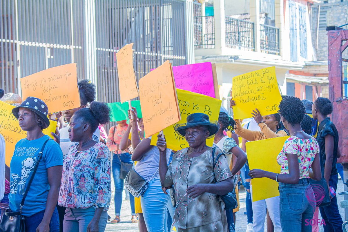 SOFA_Ayiti's tweet photo. Nan lansman 16 jou aktivis sou Vyolans k ap fèt sou Fanm ak Tifi, SOFA te òganize yon mach nan vil Jeremi jou ki te 25 novanm 2022. Mach sila se te pou denonse zak vyolans Fanm ak Tifi ap sibi nan sosyete a!
#16jou
#Fokvyolanssoufanmaktifisispann
#Naprekonstwitetnouansanm https://t.co/IXNjYGdAJk