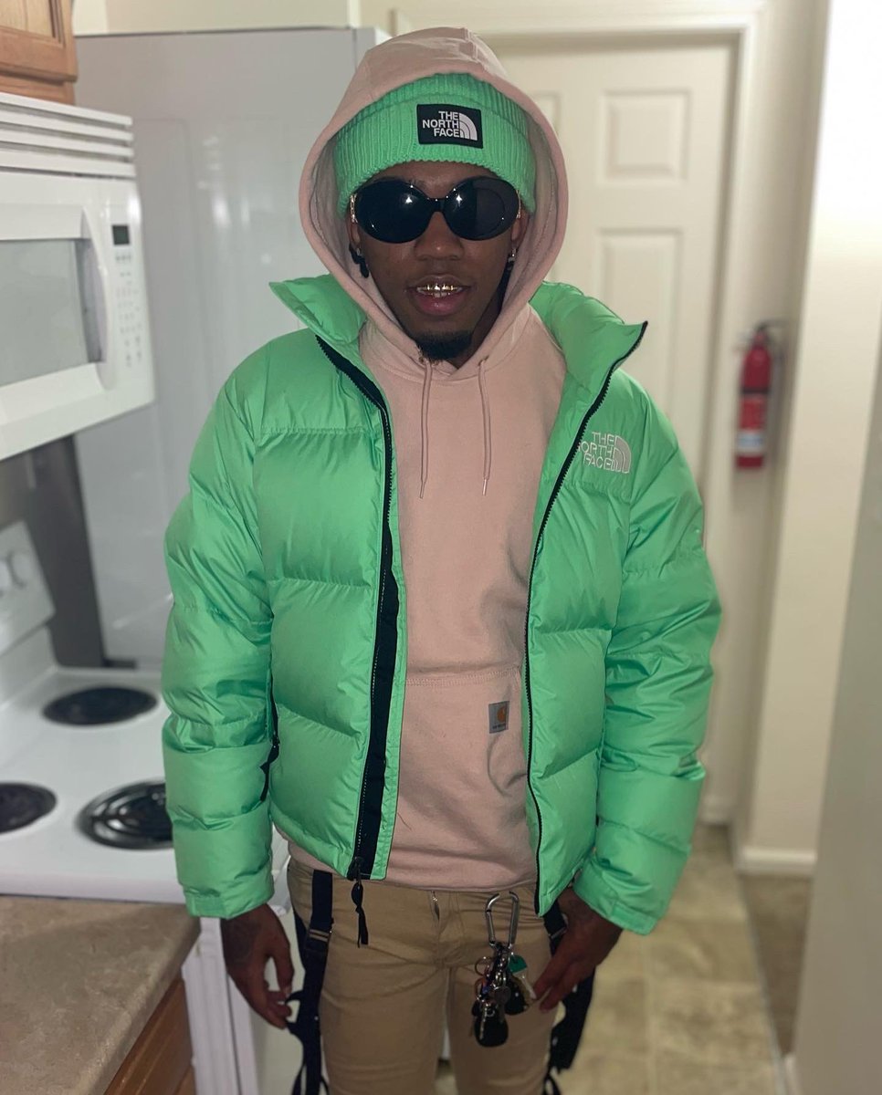Tay2g_'s tweet photo. Everybody Turnt Don’t Ask Me Who Dem Shooters Is 💥 https://t.co/RD0BQnhfN0