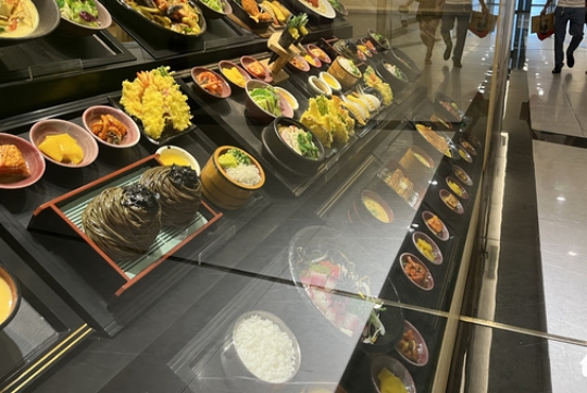 베트남에서 운영되는 일식당 5년 동안 3배 이상 증가 vinatimes.net/hot_issue/5485…