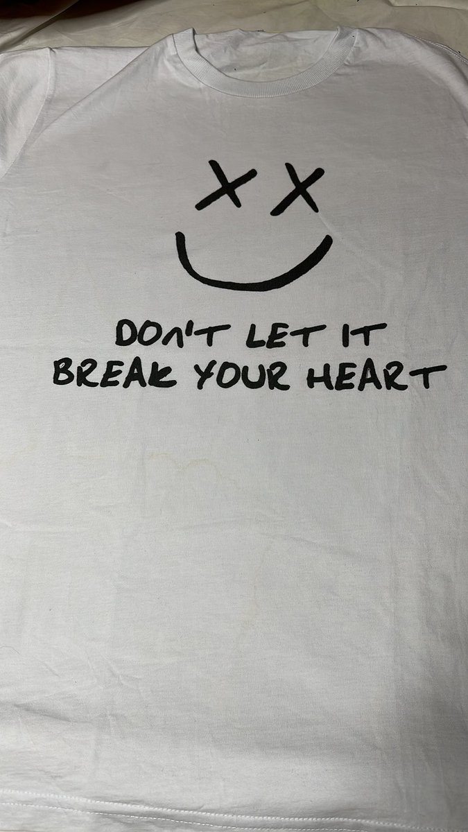 whateeshirt's tweet photo. #WTSsale: tamanho P
R$25,00 (está com defeito, uma mancha na frete - deve sair lavando) COM FRETE GRÁTIS!!! https://t.co/rmUr7ITrAi