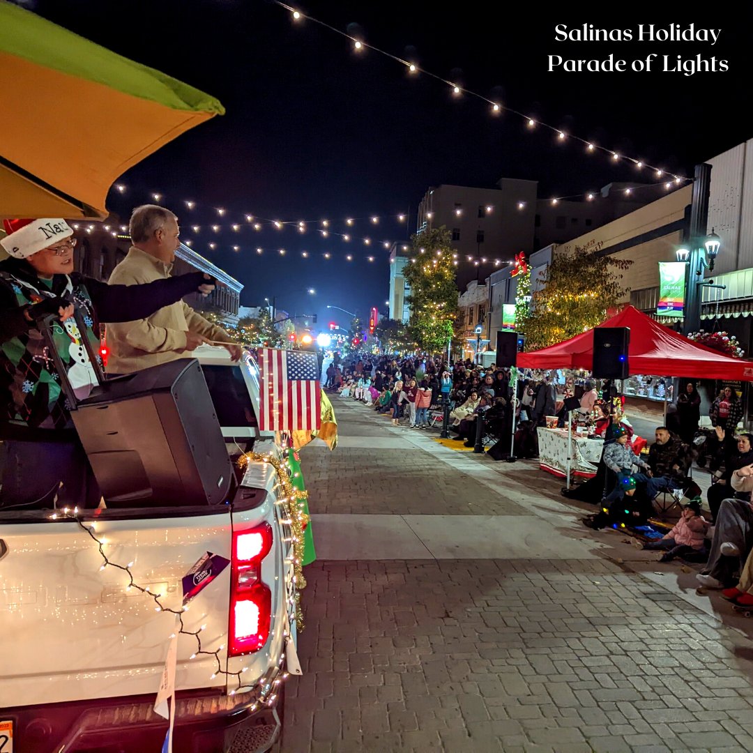 SalinasChamber's tweet photo. Salinas kicked off the holiday season to a terrific start with community events this last week of November. There was the *tree for peace​​* lighting ceremony, Small Business Saturday, and Holiday Parade of Lights. 
'Tis the season to enjoy all that our community has to offer. 🎄 https://t.co/u5kRiD0ySR