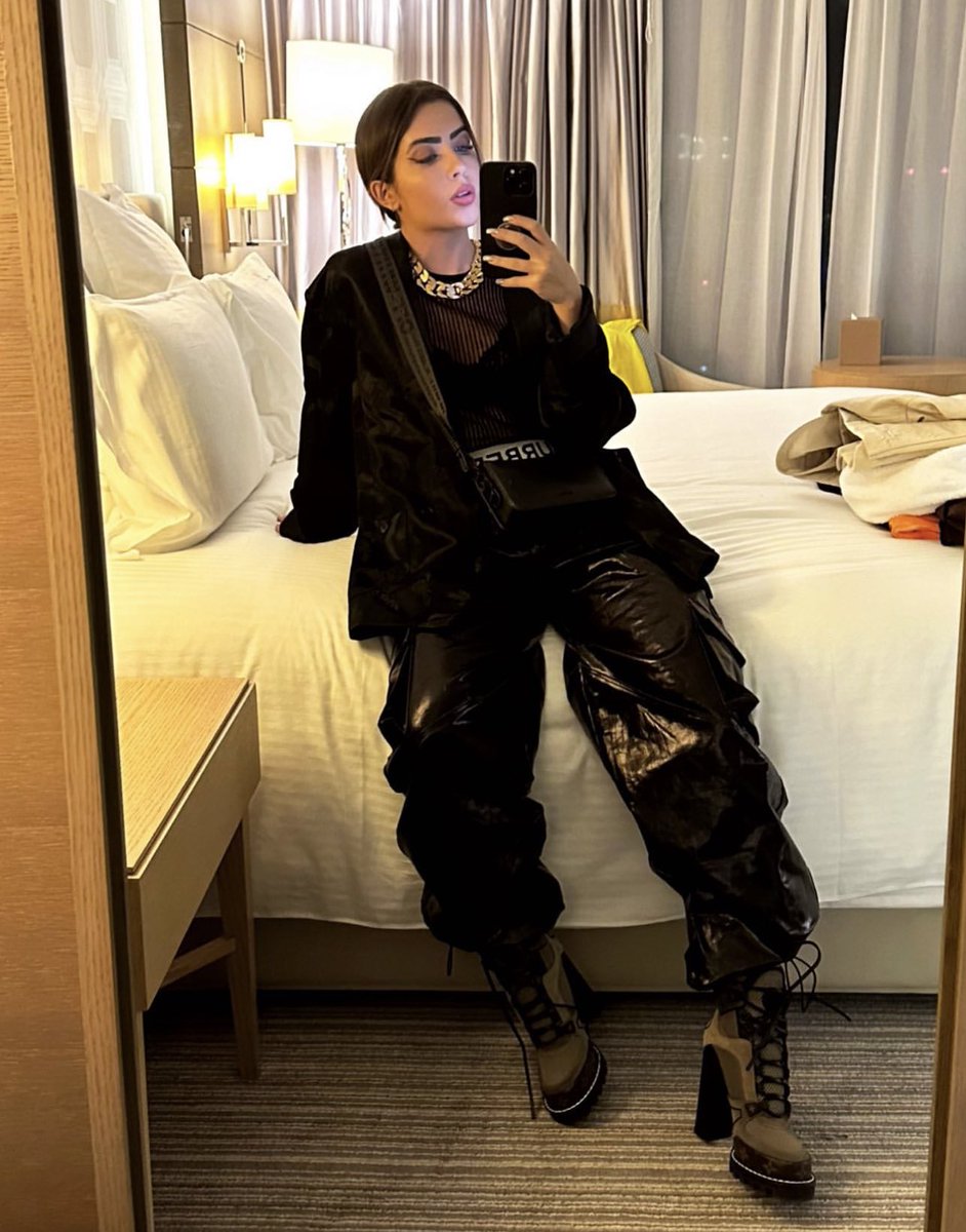 jadepicon's tweet photo. 🖤 https://t.co/QTbL5NoHd9