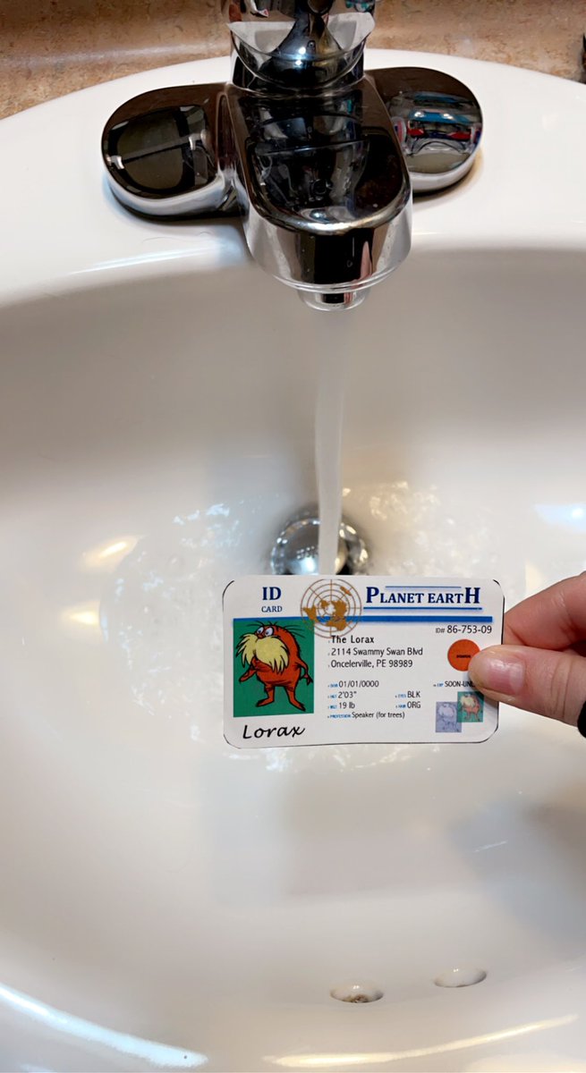 avalorax's tweet photo. After my class took a trip to Oak Creek’s Water Treatment Plant, I learned the process of how my house gets water from Lake Michigan! They clean and filter out any unwanted bacteria, solids or chemicals so i can have clean water here! #apeswater @franklinlorax https://t.co/0UFKz2neUB