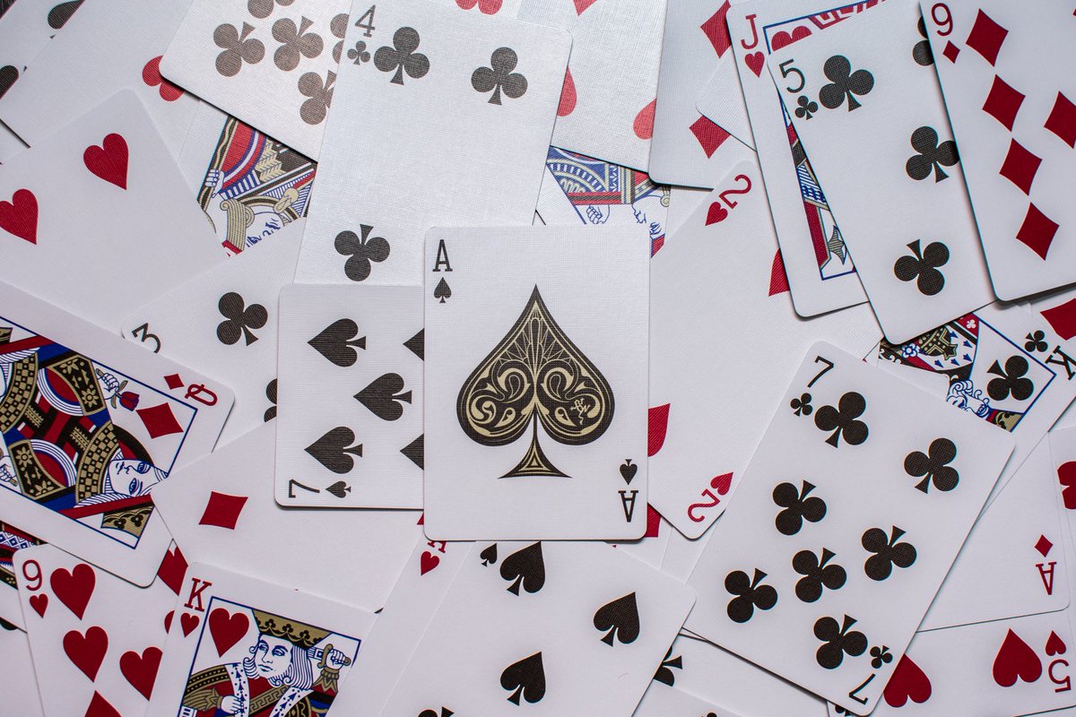 ImNataliaCarney's tweet photo. ABC Deck by @davidblaine.
♤
#PlayingCards #Deck #Suits #BeyondMagic #DBproduction
@abc #Photography #Photos #Photo #PhotoOfTheDay https://t.co/hMv2OCAJ6X