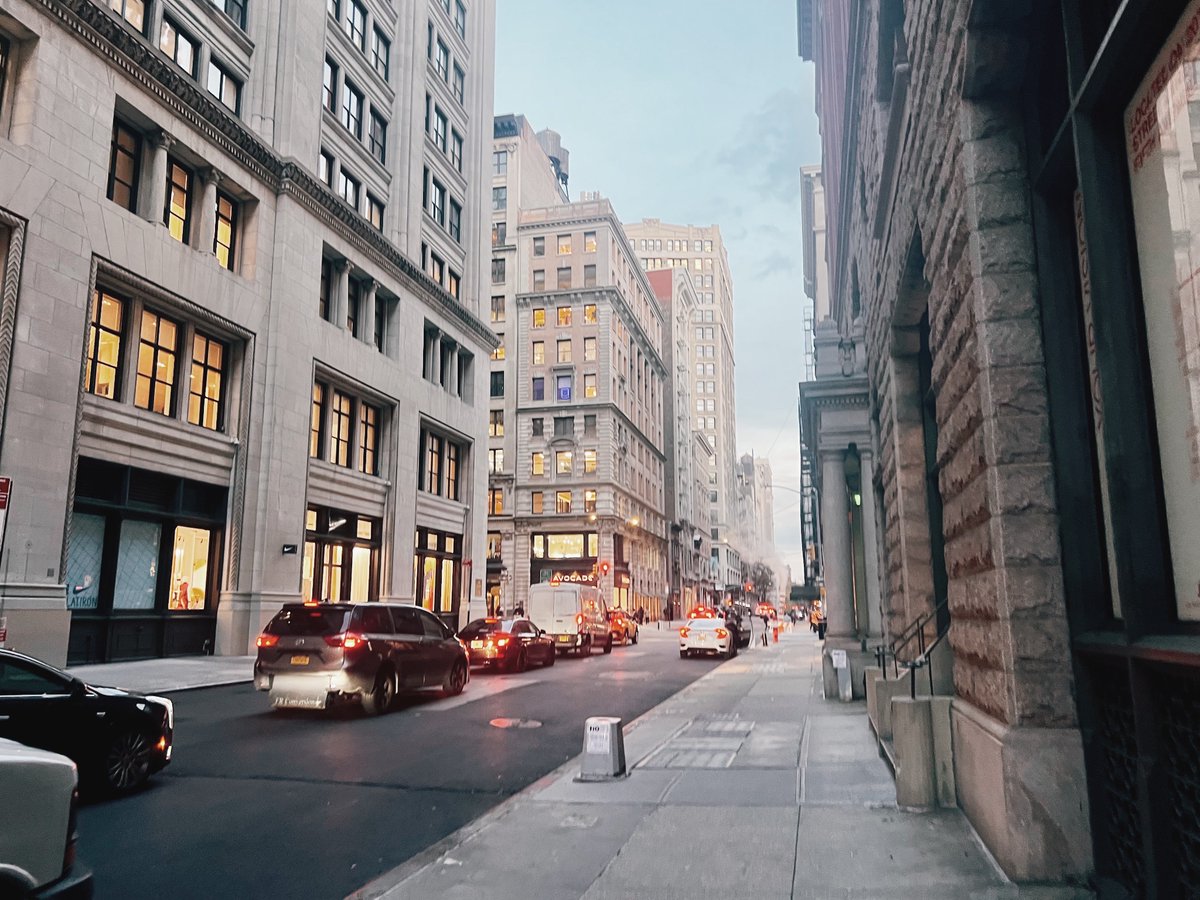 mrjeremyblaze's tweet photo. The last few days I’ve been spending some time with our New York clients. Nice to finally meet some people we’ve formed such good relationships with over the last couple of years. Travel is back folks! ✈️🗽 https://t.co/Usdva5dbEs