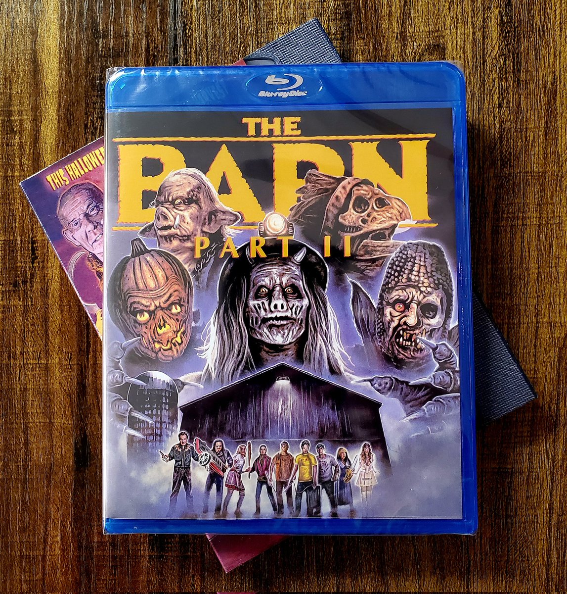 MikeCrissinger2's tweet photo. It's worthy! And If you've seen the original you gotta see the sequel!.. #FuckNovember #HailToOctober🎃 #HTO🎃 #TheBarnPartII #horror 🧡💜🖤 https://t.co/0AGVtC9ouP