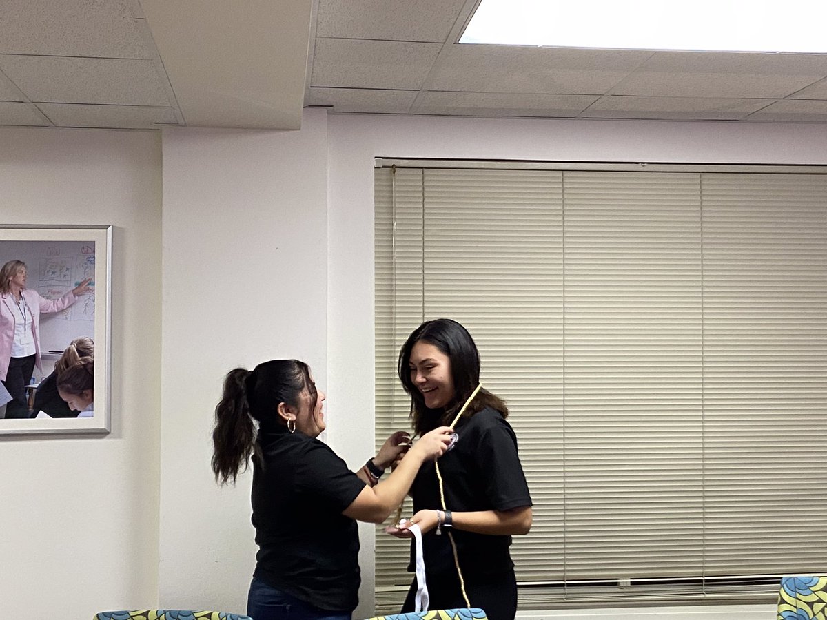 TWUBeso's tweet photo. On behalf of BESO, we would like to give a huge thanks to our President Johanna Patricio Bueno and Vice President Areli Hernandez for their dedication to this organization. We appreciate all of the hard work that you two ladies have put into BESO😁📚‼️ https://t.co/31SofMWxgZ