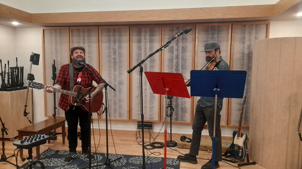 folkrules's tweet photo. @panchofolk junto a #Jongaunt en #pulpart en #Gainesville 🇺🇸 Grabando en vivo #Canté https://t.co/gebFgIw9zb