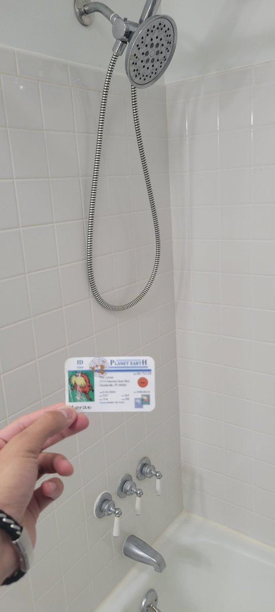 Turner14Devan's tweet photo. Taking long showers is bad for the environment because of excessive water and energy consumption. I make sure to watch how long my showers are to make sure less water is going to the water treatment plant, which also saves more water for use. @franklinlorax #apeswater https://t.co/qTwB7DkgaT
