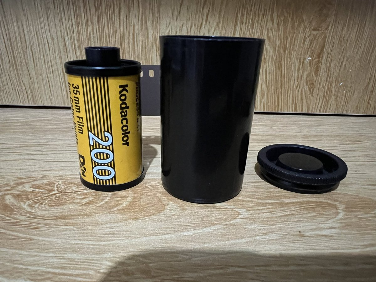 dmxggmer's tweet photo. มี kodak colorplus 200 บูด 1 ม้วนครับ
ขายที่ม้วนละ 350฿ เก็บดี สีไม่เพี้ยน
ทางร้านเก็บเองครับ หมดเมื่อ 05/2022
.
.
#ฟิล์มกล้อง #ฟิล์มถ่ายภาพ #กล้องฟิล์ม #ฟิล์ม135 #ฟิล์ม35mm #ฟิล์มหนัง #kodak #kodakvision #kodakcolor #kodakgold #kodakultramax400 #ultramax400 #kodakgold200 #film https://t.co/hBbdhHh6xV