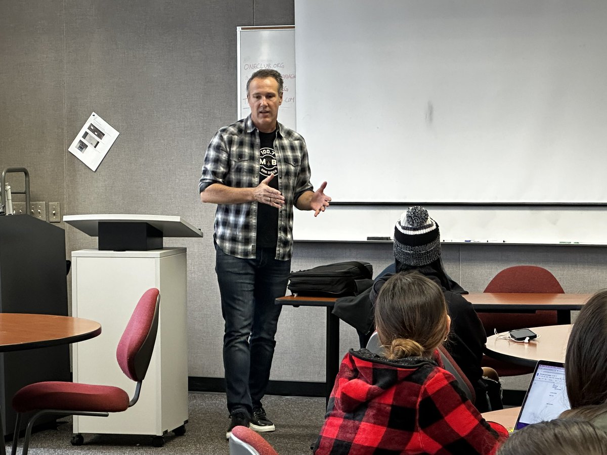 NewsManLou's tweet photo. A big shout out to @CarloCBS8 for spending time speaking with my @SDSU_JMS class. #jms445 https://t.co/XMFAivTyEC