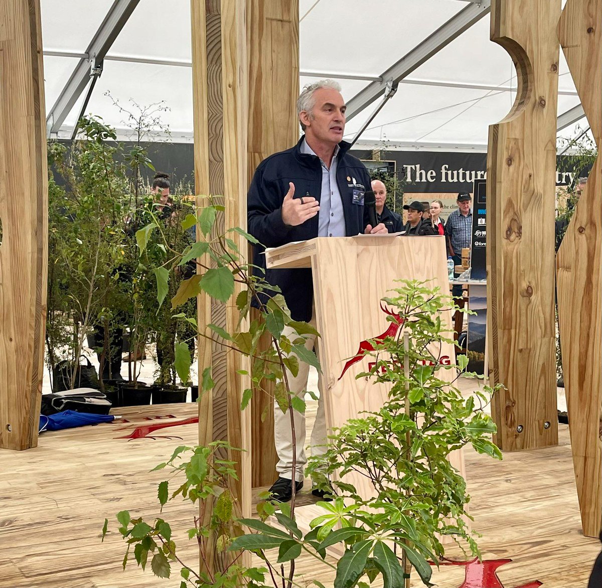 At @FieldaysNZ to launch Forestry ITP - our plan to boost value and life sustainability of NZ's forestry sector🌲 Plan outlines a future that doesn't rely on exporting, but creating new opportunities in 🇳🇿 by processing more wood here.