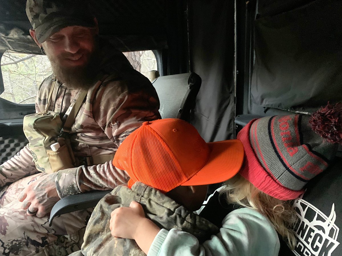brantleygilbert's tweet image. This season reminds me how much I have to be grateful for &amp;amp;  Amber &amp;amp; the kids are at the top of the list. That’s why it’s so important to me to have a #USCCA membership. They teach responsible gun owners what they need to defend against any threat uscca.com/brantley