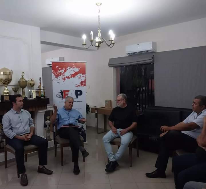 golazotropical1's tweet photo. #catedratica, valiosa charla tema #jubilacion a cargo del Dr. @PedroHalleypy y Andrés Gubetich Mojoli, ex Pte #IPS
Valiosa primera experiencia del novel #ClubVeteranosdePrensa #CVP🇵🇾 a un mes de su fundación.
Gracias @FAParaguay #FutbolistasAsociadosdelParaguay por el local https://t.co/uYaU1sbkZF