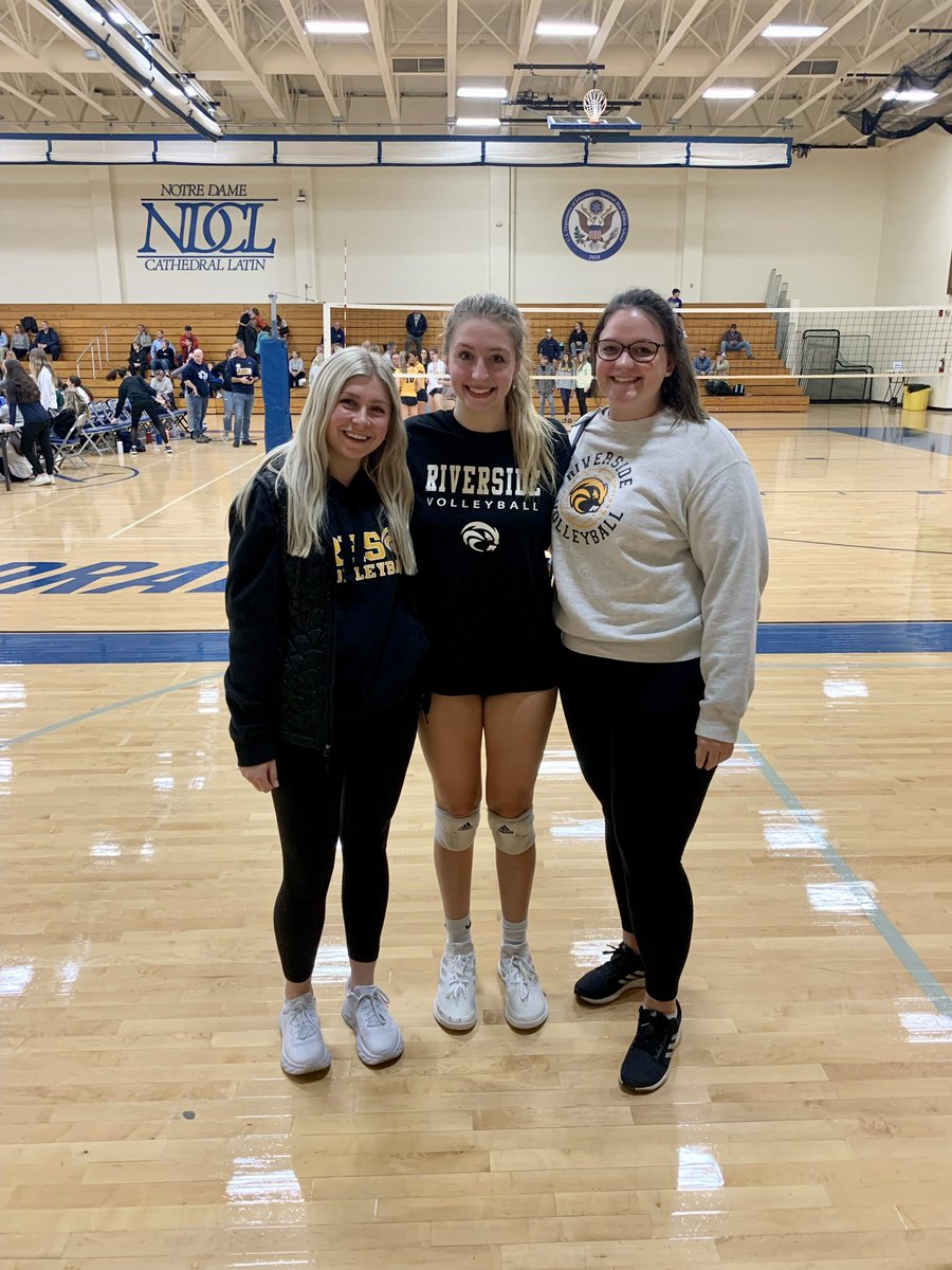Riverside_Vball's tweet photo. @CrevelingHannah represented RHS Volleyball in the OHSVCA District 2 Senior All Star Game tonight 👏 https://t.co/FpBov1jq5f