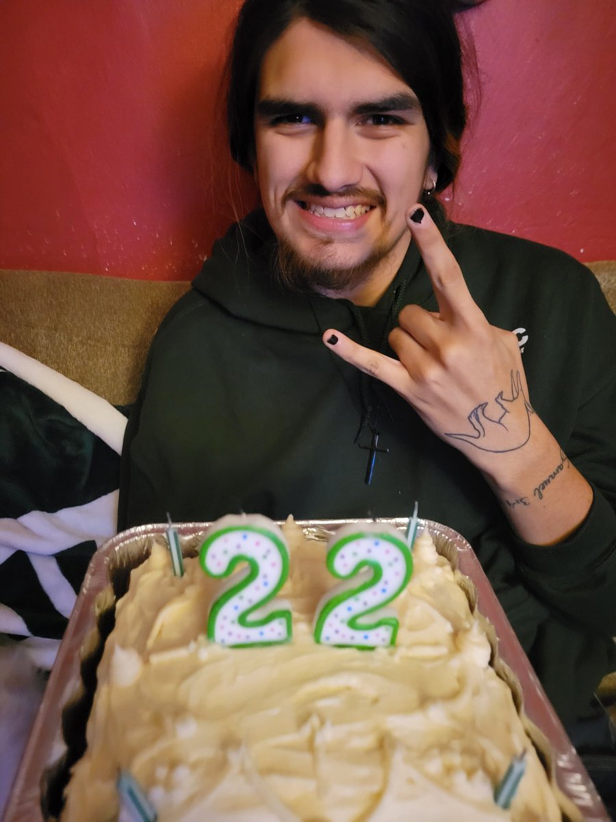 LauraDawson72's tweet photo. I couldn't do anything I planned for my son's birthday,afterall,I'm still trying to figure out how I'm going to replace the furnace so we can have heat but his gf made a cake..so that's something right? Maybe his bro @DonnieWahlberg will see this & wish him hbd. π€·ββοΈ#epicmomfail π€¦ββοΈ https://t.co/94MFPEpYYs