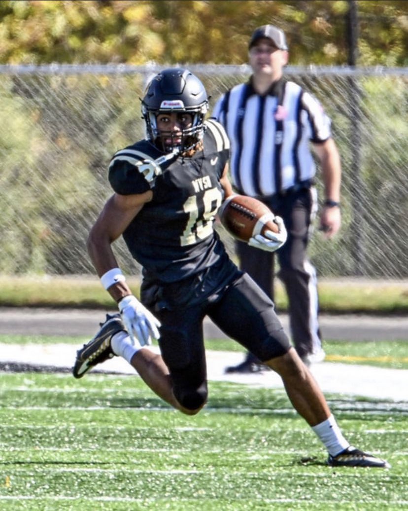 Coach_Blake1's tweet photo. Blessed to have EARNED an offer from West Virginia State!  #EarnYourGold🐝
#MaxxOutt🏈 https://t.co/xNsqeVeKbm