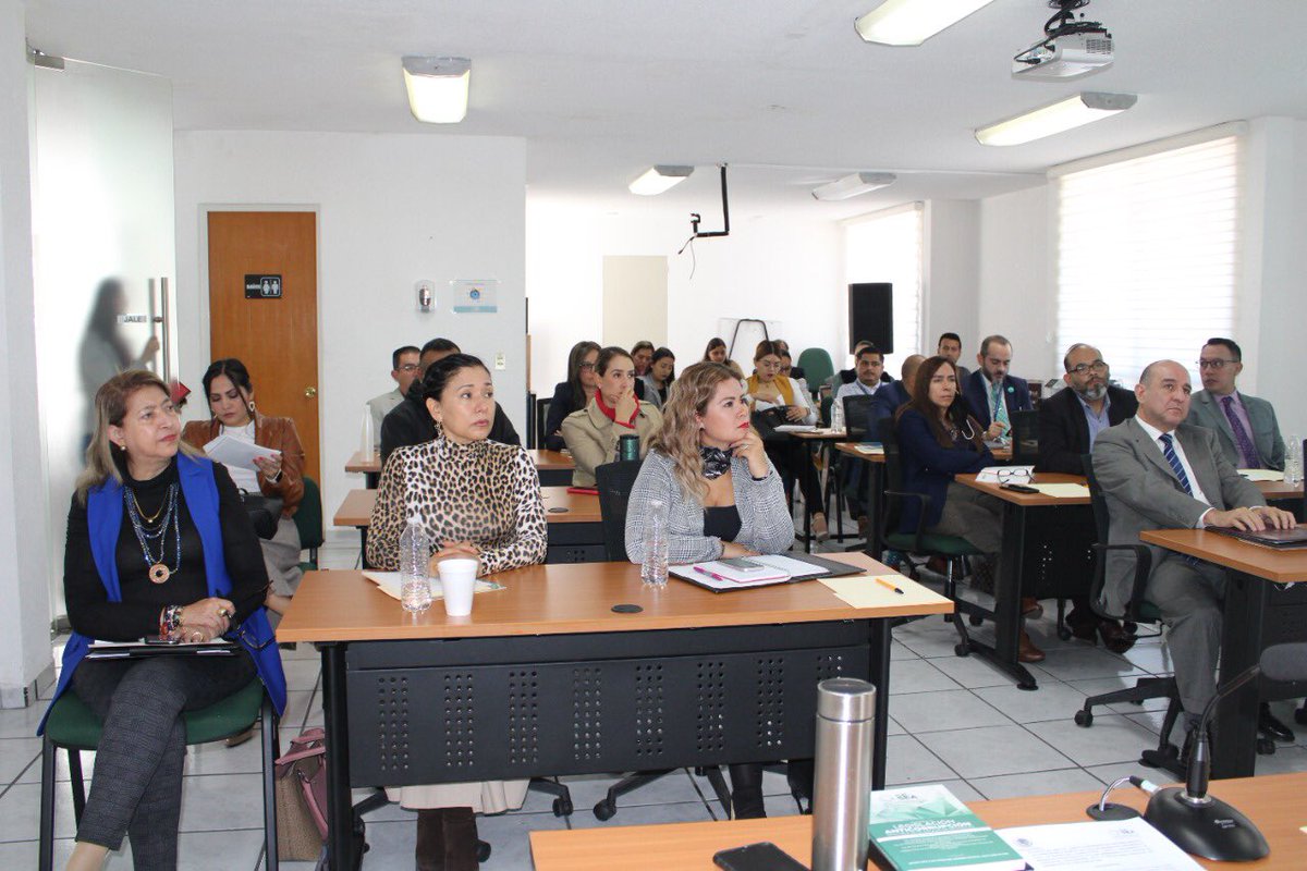 SESEAMichoacan's tweet photo. #NotiSEA
Capacitación a los titulares de diversos OIC’s sobre el funcionamiento del Sistema de Denuncia Pública de Faltas Administrativas y Hechos de Corrupción (SIDESEA) #PDE 

@TJAMich @IMAIP_oficial @IEMich @teemichmx @FiscaliaMich @CongresoMich @PodJudMich @contraloriamich https://t.co/Sarq3xaHDB