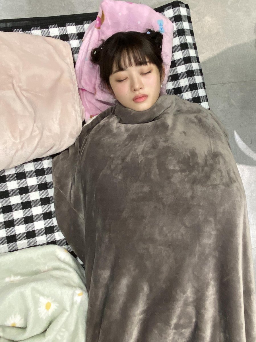 princesseszip's tweet photo. A mimir pensando en Ayato, but can you blame me? me tienen que conocer en todos mis mood, uno de ellos es dormir quince horas al día como gato doméstico, otro es jugar y pensar en genshin impact cuando no tengo responsabilidades de adulto por hacer

⊹ ˚˖ #ℕeeko 𝑓𝑟 小猫 ♡ ɗúo https://t.co/fCD8fENxoZ