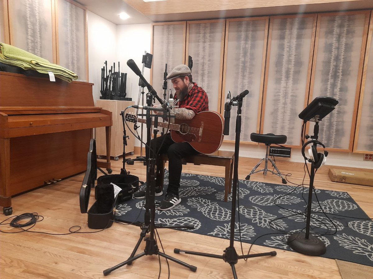 folkrules's tweet photo. @panchofolk Grabando nuevo disco 2023 en #Gainesville 🇺🇸 junto a #JonGaunt https://t.co/sq6U6Y52VK