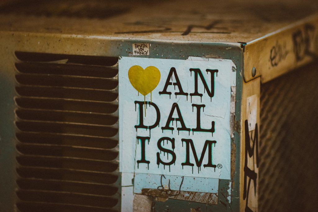 York students discuss recent climate change activism targeting famous works of art.

Read more: excal.on.ca/arts/2022/11/2…

#YorkU #ExcaliburYU #ExcaliburArts #Excalibur