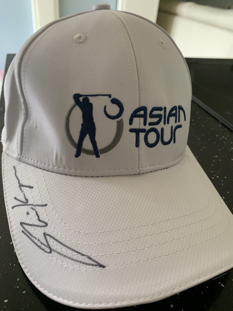 John_6olfer's tweet photo. @realGolfchat A5- Sign up for most giveaways tbh. Been lucky. This Asian tour signed cap &amp; Free tickets to the Hong Kong open ⛳️😁 https://t.co/1KoKCos30z
