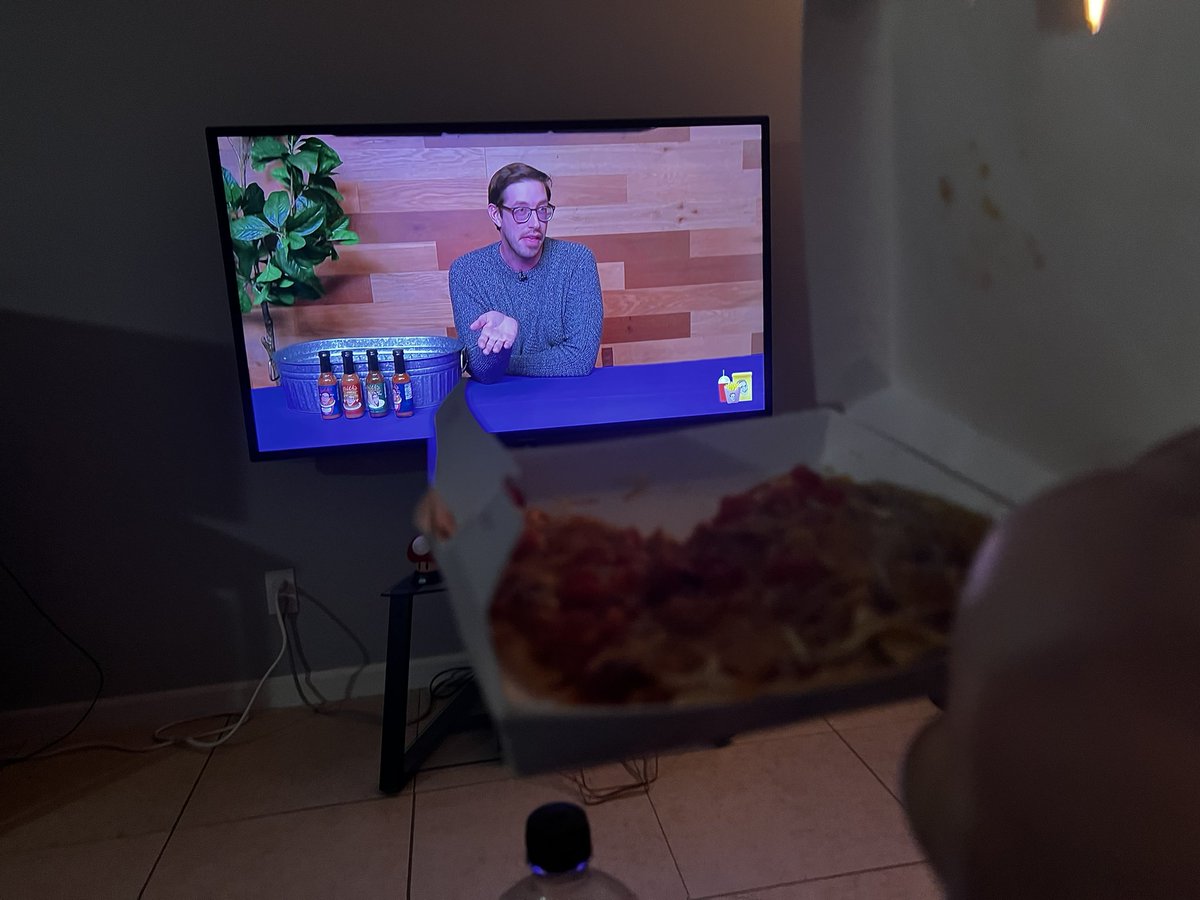 Hollowpoint51's tweet photo. @KeithHabs Called the Mexican Pizza mystery item at the beginning of the stream!  #tacobell #eatwithkeith #triguys https://t.co/jZf6jILdme