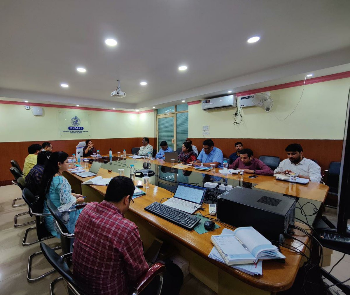 ormas_odisha's tweet photo. Ms. Guha Poonam Tapas Kumar,IAS,CEO #ORMAS chaired StateLevelSteeringCommittee meeting on SFURTI Scheme held 29thNov.2022 ORMASconferencehall Bhubaneswar. Progress of activities at districtlevel, roadmap for sanctioned clusters&amp;projects in the process of approval were disscussed. https://t.co/5OKX6huH8R