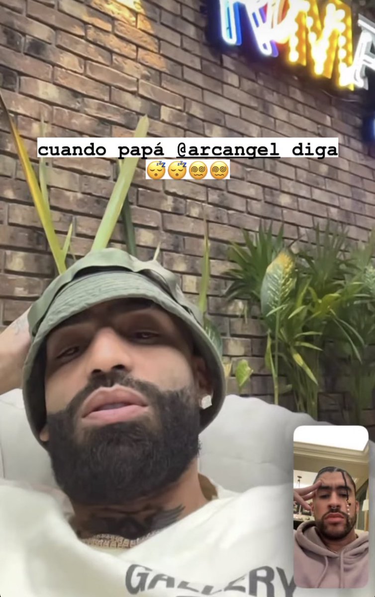 badbunnyontour's tweet photo. SE CONFIRMA BAD BUNNY X ARCÁNGEL 🔥👁️ https://t.co/4H8pTlM0wK