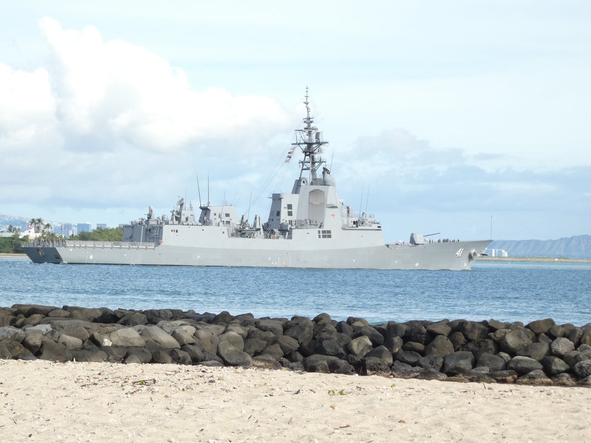 Royal Australian Navy Hobart-class air warfare destroyer HMAS Brisbane (DDG 41) leaving Pearl Harbor - November 29, 2022 #hmasbrisbane #ddg41