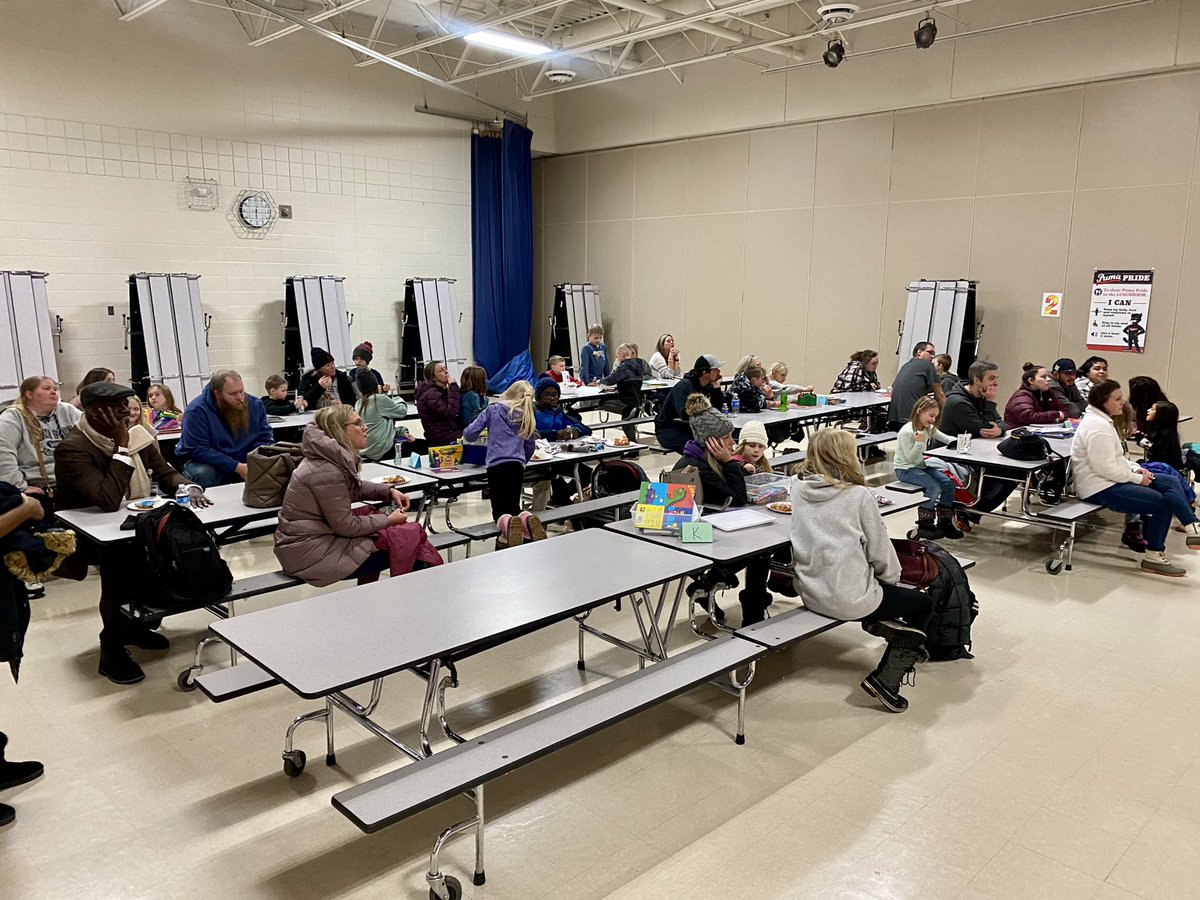 Title 1 Family Night <a href="/ParkerPumas/">Parker Elementary</a> was a success! It was great to see so many of our families &amp; be able to show all of the wonderful things they are learning. Shout out to Jen Peterson for planning a great event! #GoPumas 🐾@WCampbell728 @bittmand <a href="/ISD728/">ISD 728</a>