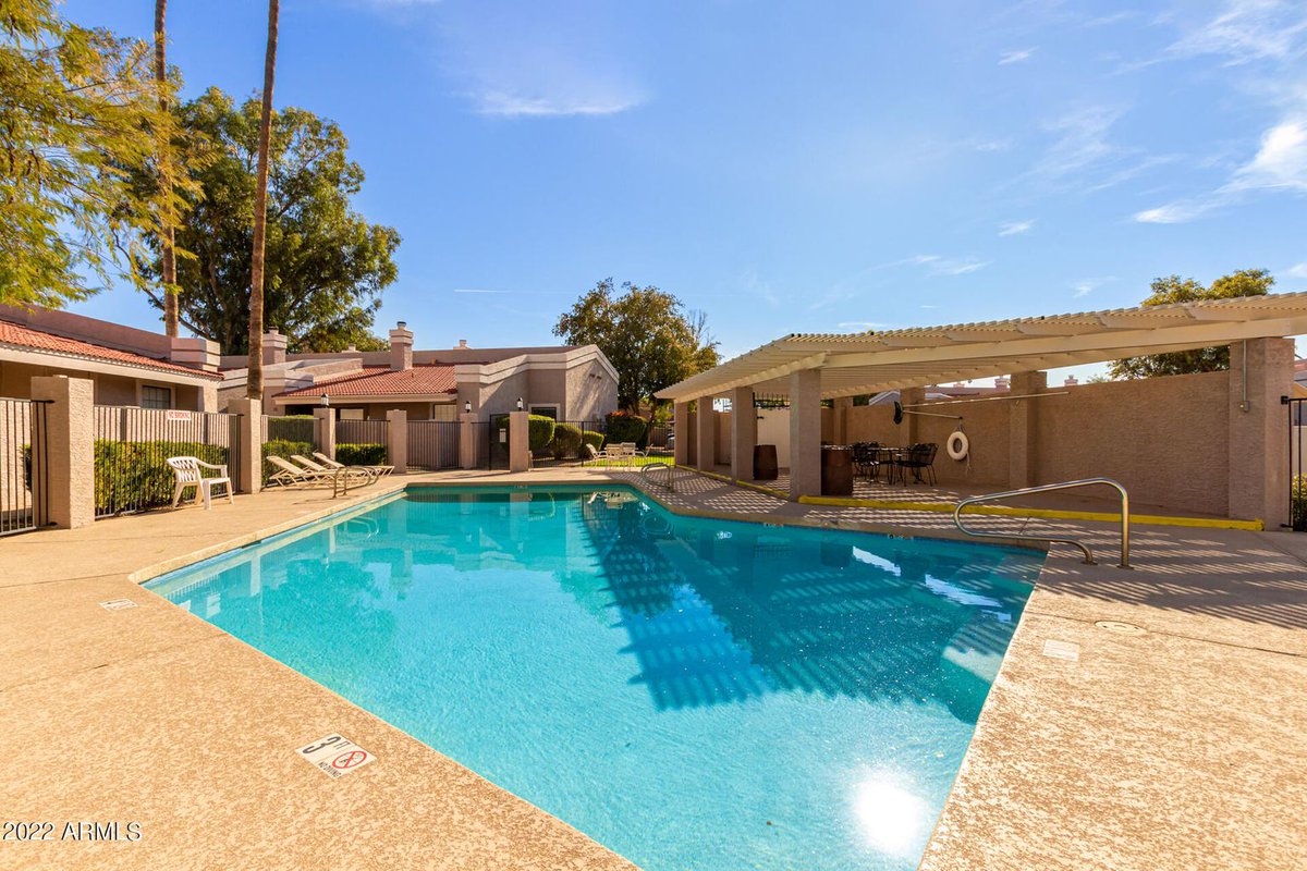 SantizoGroup's tweet photo. #ComingSoon Beautifully updated move in ready 2 bed 2 bath townhome in the heart of Chandler! Very quiet neighborhood. #SantizoRealtyGroup #HaguePartners #ChandlerHomes #AZHomesforSale #ChandlerRealtor #ChandlerRealEstate #ChandlerAZ #Chandler #AZHomes https://t.co/4GSaEyWvo0