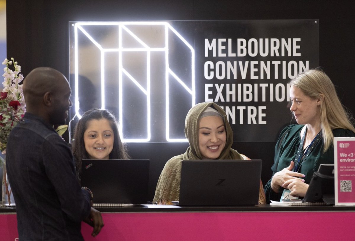 MIXMeetings's tweet photo. #MICEindustry tradeshows are back! #eventprofs #incentiveprofs shd get to Melbourne for pre-show experience – part of Uncover Melbourne program by @MelbConventions + AIME Knowlege program. Hurry, applications for Hosted Buyers close Dec 13. To register: https://t.co/Cj5vDWzvQ9 https://t.co/7pe16YX284