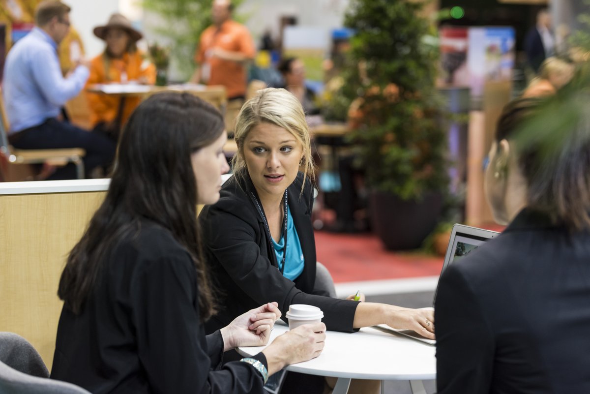 MIXMeetings's tweet photo. #MICEindustry tradeshows are back! #eventprofs #incentiveprofs shd get to Melbourne for pre-show experience – part of Uncover Melbourne program by @MelbConventions + AIME Knowlege program. Hurry, applications for Hosted Buyers close Dec 13. To register: https://t.co/Cj5vDWzvQ9 https://t.co/7pe16YX284