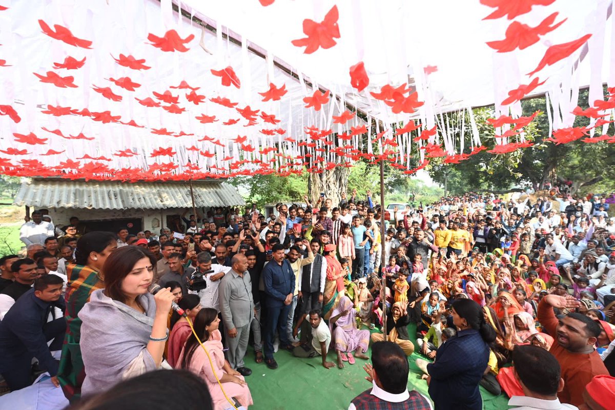 nidhisamajwadi's tweet photo. ज़्यादा से ज़्यादा साइकिल का बटन दबाकर नेताजी को सच्ची श्रद्धांजलि देने का काम करें।

- मा. डिंपल यादव जी, करहल
@yadavakhilesh @dimpleyadav @juhiesingh @NahidLari https://t.co/6qIOPTLzaN