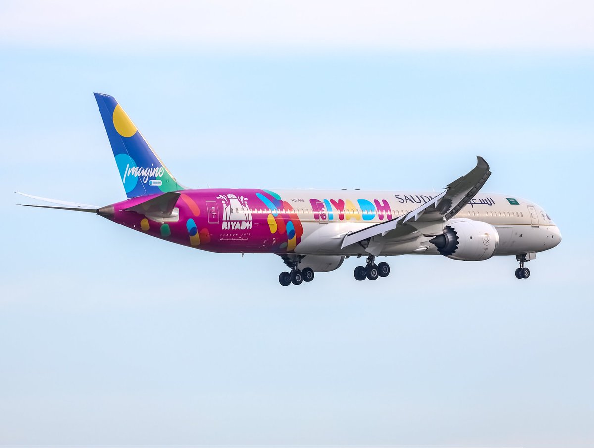 johnkkho's tweet photo. HZ-ARB Saudi Arabian Airlines Boeing 787-9 Dreamliner (Riyadh Season 2021 Livery) https://t.co/B2SdbbpNqD