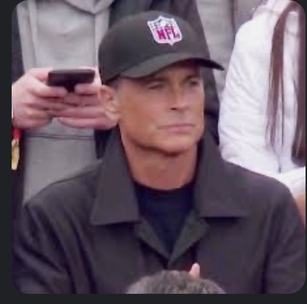 bigbenAUS's tweet photo. @TheDozenTrivia @JeffDLowe Same energy @JeffDLowe https://t.co/BPdXwPAz5p