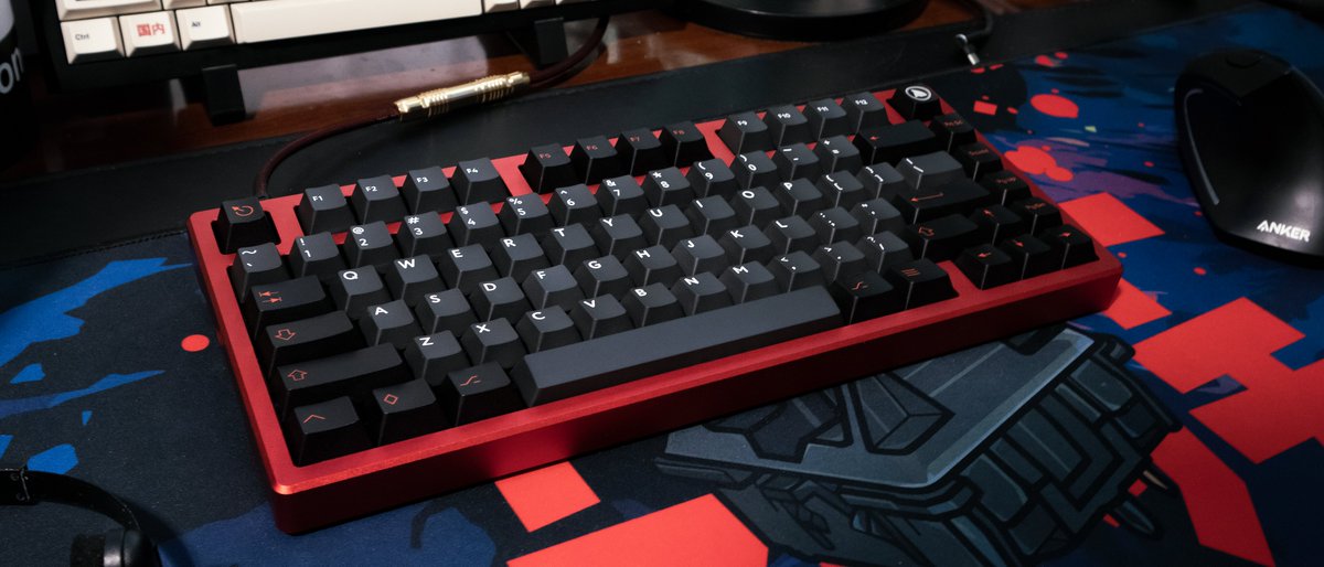 FloeBoards's tweet photo. Bubble75 Red+Black Premium
PBTFans Purpolch + IFK BRED
TKC x Alexotos Switch Swirl Deskmat https://t.co/DICbWOZQVF