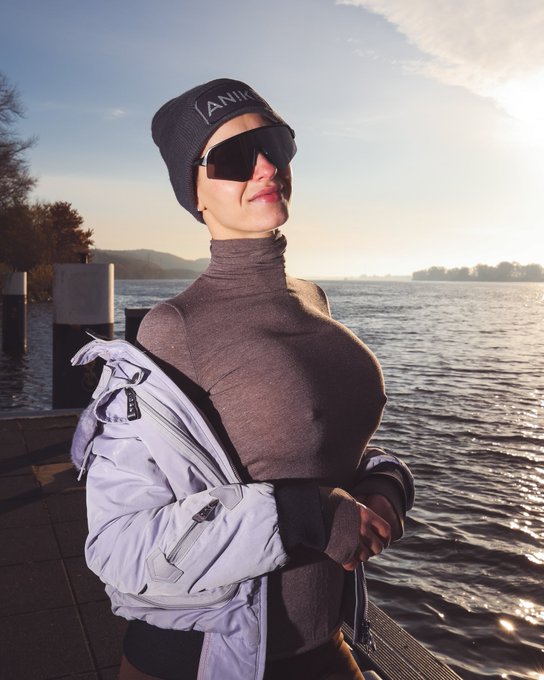 This is the perfect view! Or do I stand in the way?   https://t.co/3tR4urw6Uz https://t.co/EgUuaPcPI<a href="/tag/behindthescenes"class="tags"><span>#behindthescenes</span></a><a href="/tag/shooting"class="tags"><span>#shooting</span></a><a href="/tag/anikeekina"class="tags"><span>#anikeekina</span></a>