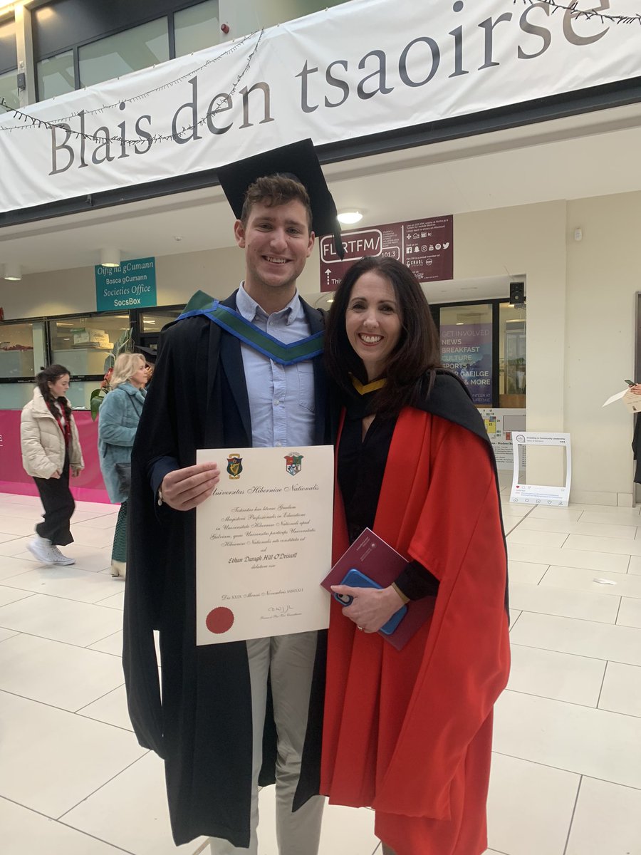ethanhillod's tweet photo. Offically graduated science teachers! @edtechne @uniofgalway https://t.co/iVbEkIVzv2