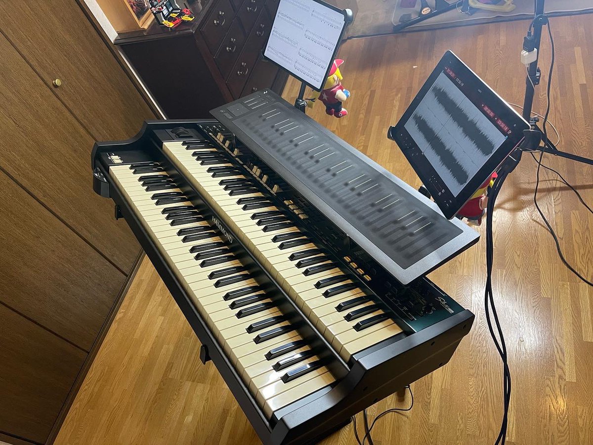 kerederoom78's tweet photo. コラボ動画の撮影用に鍵盤を組んでみたわな!
KZ2-360 by KeyPro360 @keyprostand360
custom keyboard stand
Seaboard RISE
SKX PRO
Spacestation V.3
#keypro360 #keyprostand360 #seaboardrise #skxpro #spacestationv3 #aspenpittmandesigns #keyboardstand #terrybogard https://t.co/vtJhe11cDF