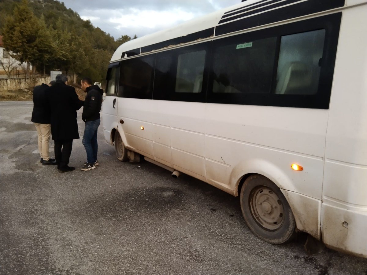 kalemem20's tweet photo. Kale İlçe Milli Eğitim Şube Müdürü Murat Eskiakgün başkanlığında  Okul Servis Araçları Denetleme Komisyonu tarafından servis araçlarınin denetimi yapıldı.
@ekicis20 
@AvniCANPOLAT 
@YTEMEL3 
@BasaranlarMtal 
@ETHEMZSOY3
@k_sehit 
@KaleOzluce 
@AysegulGuzel11 
@h_basgun 
@20zgi https://t.co/TqJ5OIZdW7