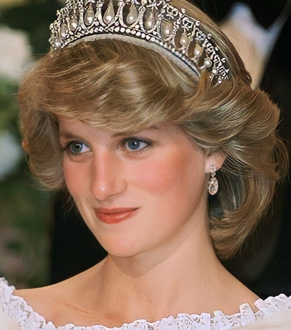 Rowan Atkinson nam-ı diğer
Mr. Bean, Prenses Diana ile tanışıyor..