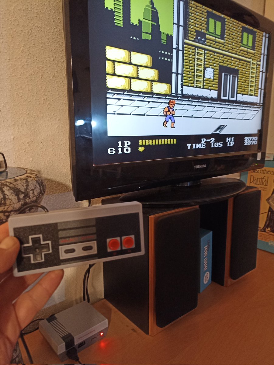 hermosoarnao's tweet photo. Es imposible recibir un regalo mejor 😃...
... si fuiste niño en los '80 #Doubledragon #Nintendo https://t.co/52NL5KlzTO