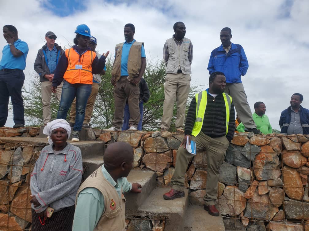 Flash floods in Gudyanga have caused severe siltation threatening the productivity of the irrigation scheme. @ZIRP_Zimbabwe has constructed the largest gabion wall in Zimbabwe to protect the scheme. #WBfieldmission