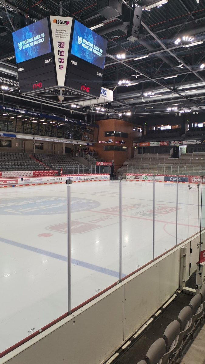 AlexKunz19's tweet photo. #MatchDay
🏒 @SERCWildWings 🆚 @Eisbaeren_B
🏟️ Helios Arena
📺 https://t.co/tVbrUGt5Om
🕗 ab 19.15 Uhr
🎤 Kommentar: 🙋🏻♂️
@DELoffiziell @MagentaTV #SWWEBB #SWWvsEBB https://t.co/ngGDCD9ZnM