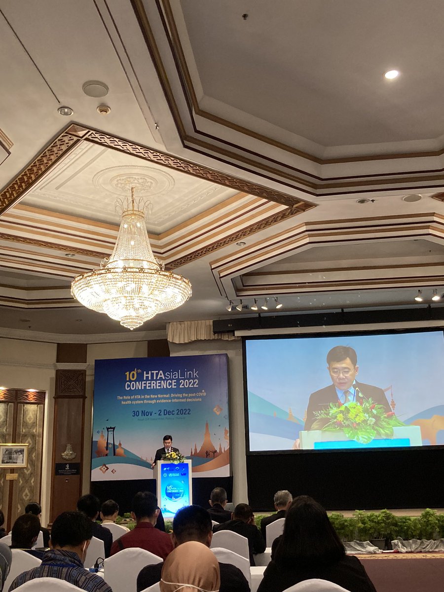 SarayuthKhuntha's tweet photo. Get started #HTAsiaLink2022
Opening Ceremony giving a speech by Prof. Vicharn Panich. Chairman with keynote speeches from Dr Rungrueng Kijphati, Dr Charay Vichatai, Dr Jos Vandelaer, and Dr Zhao Kun
#HTAsiaLink #HTA https://t.co/OAgP68ZUyi