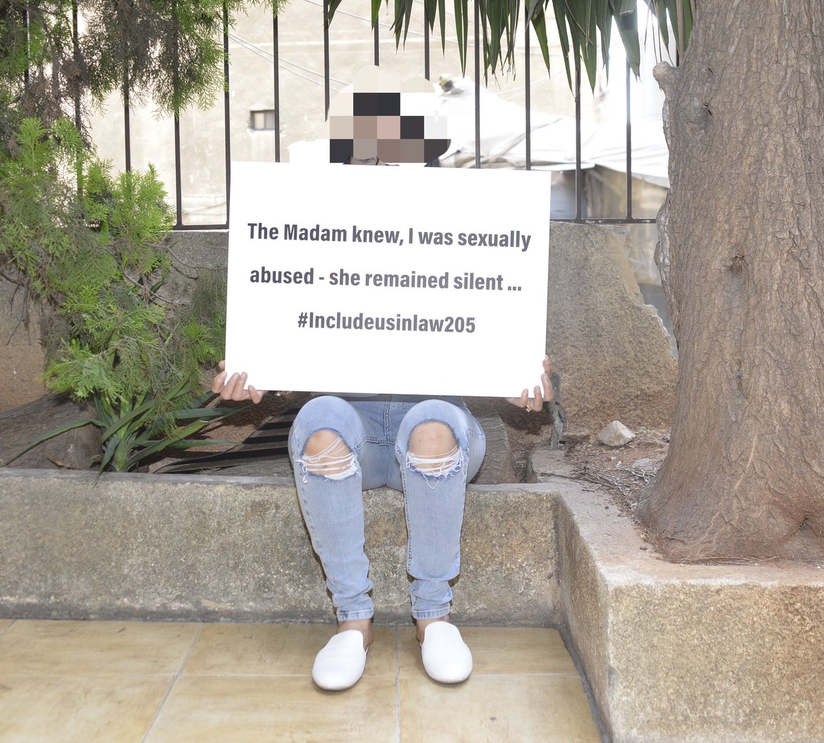 EgnaLegnaMDW's tweet photo. Even if we tell our employer that we’re being harassed or that we’ve been raped by her son or husband, there won’t be solidarity. Instead she’ll call the police on us. We’ll be silenced, jailed, deported. We’ll be subjected to more abuse.
#includeusinlaw205 https://t.co/H6d2iO1Ek6