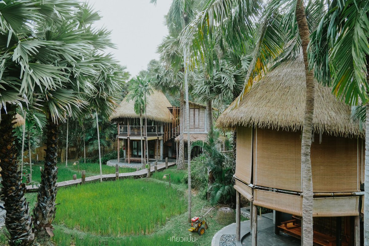 TEAWPAP's tweet photo. ที่พักที่ชอบที่สุดของปีนี้ ขอยกให้ 📍La a natu ปราณบุรี เป็นที่พักที่บรรยากาศดีมาก ติดภูเขา ติดทะเล ไม่วุ่นวาย เพราะเขามีแค่ 12 ห้องเท่านั้น ได้พักผ่อน แบบสงบ ชิล ของจริง #รีวิวที่พัก #ที่พักปราณบุรี #รีวิวปราณบุรี #ปราณบุรี #เที่ยวปราณบุรี https://t.co/d4zlJd3crt